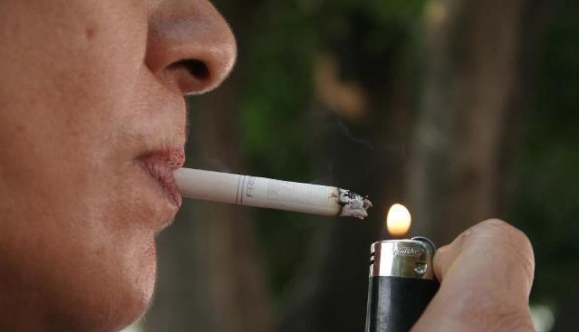 Tratamento contra tabagismo é pautado em avaliação comportamental, explica pneumologista