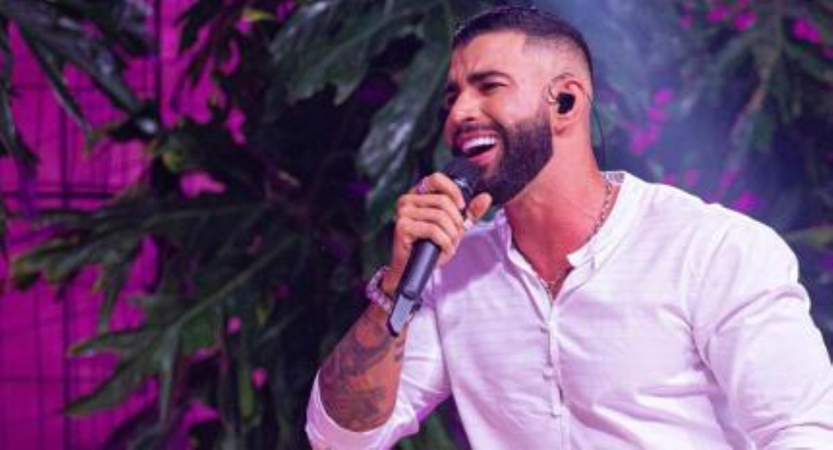 Gusttavo Lima faz live com público de 500 pessoas e é criticado na web