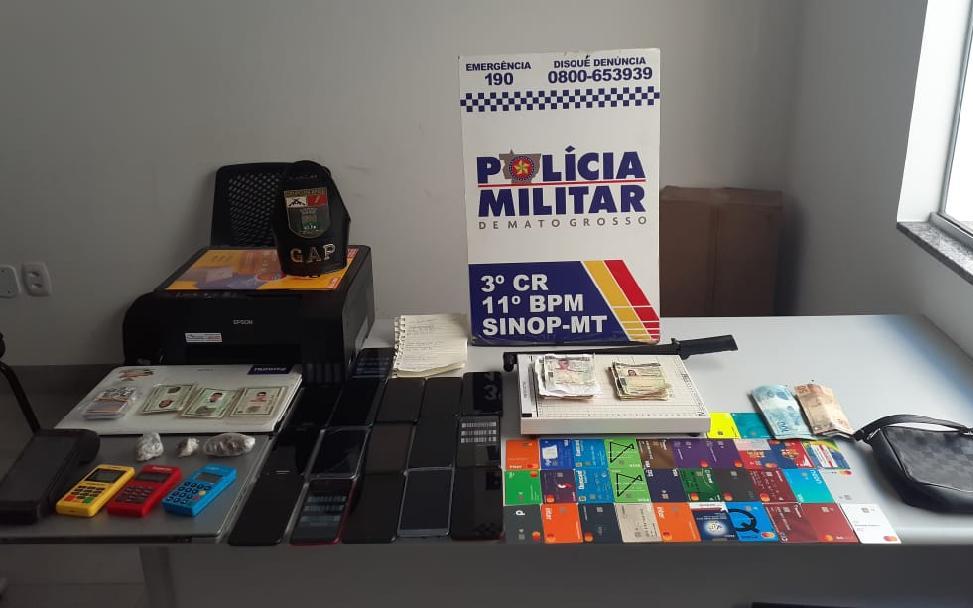 Sinop | Casal é preso com 32 cartões de créditos e 23 documentos falsos