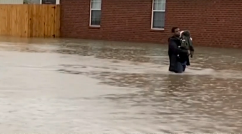 Surto de mau tempo traz inundações repentinas e tornados em Louisiana