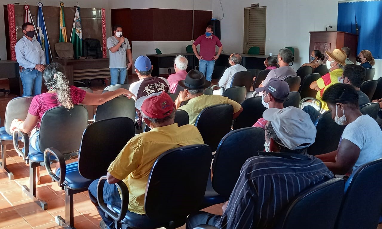 Tesouro | Em reunião, secretário esclarece dúvidas sobre distribuição de água no bairro Córrego da Lora 