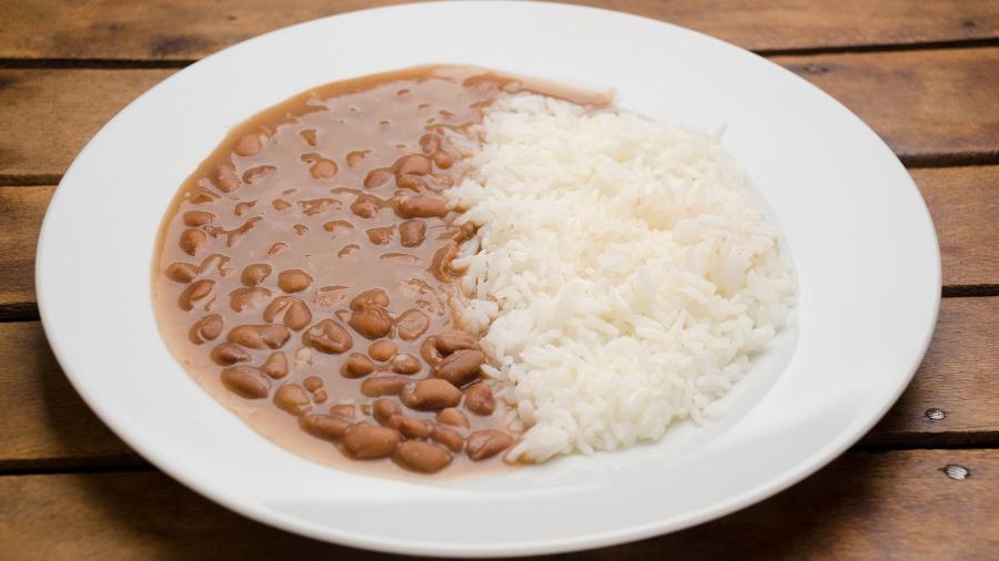 Preço do arroz e feijão tem aumento de mais de 60% durante a pandemia, aponta estudo