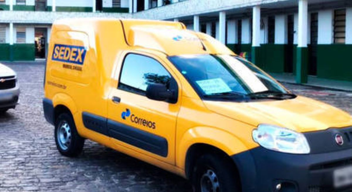 Lira quer votar privatização dos Correios entre junho e julho