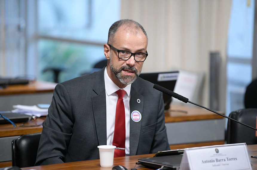CPI ouve presidente da Anvisa e pode convocar ministros e governadores