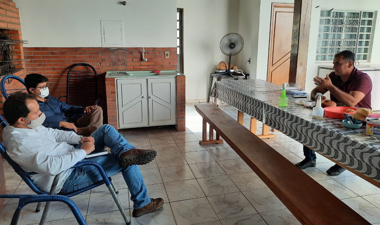Prefeito e Secretário de Tesouro se reúnem em Rondonópolis com Secretário de Agricultura