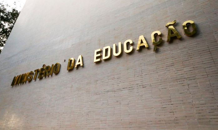 MEC lanca programa de formacao inicial e continuada para professores e diretores escolares