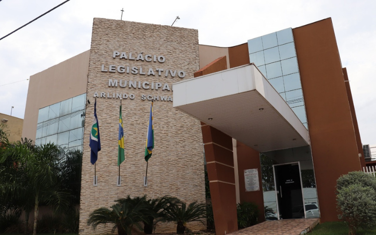 MPMT aciona vereador concursado como médico por enriquecimento ilícito  