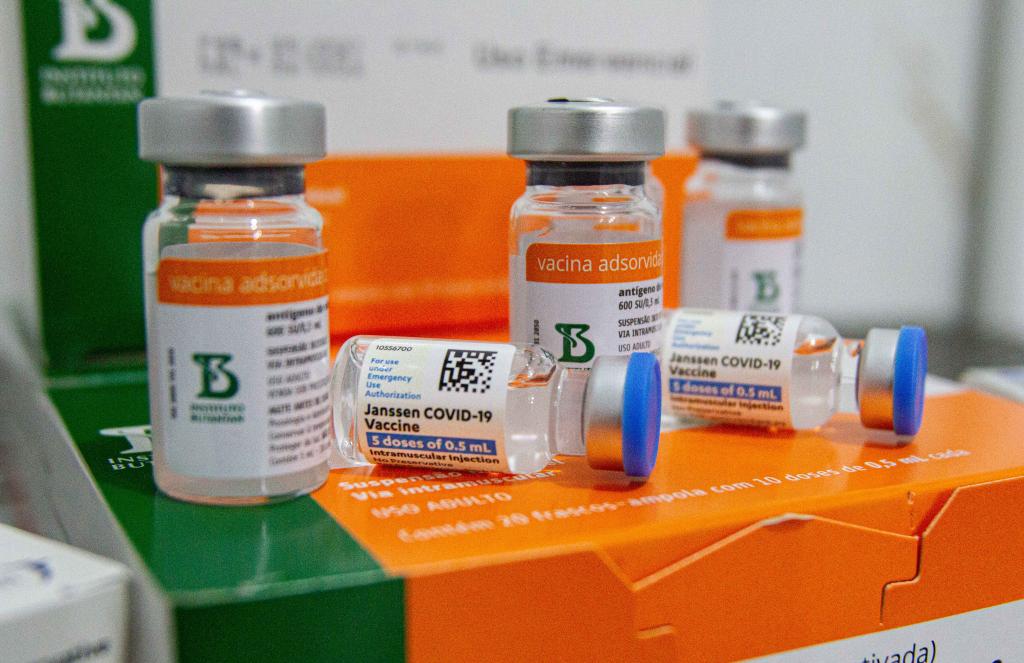 Colegiado define distribuição de 113.920 doses de vacinas contra a Covid-19