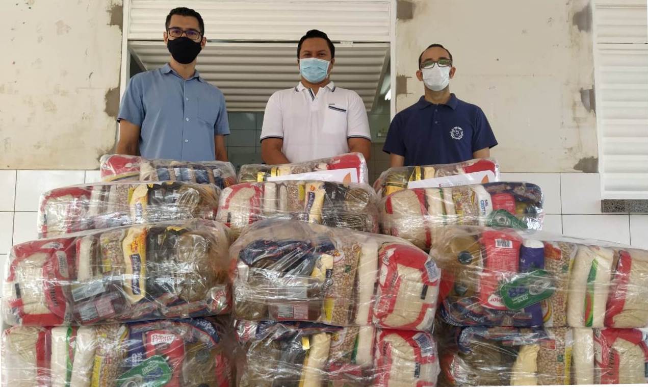 Rondonópolis | Coletivo Professora Coraci cumpre função social com entrega de cestas e assistência para famílias carentes