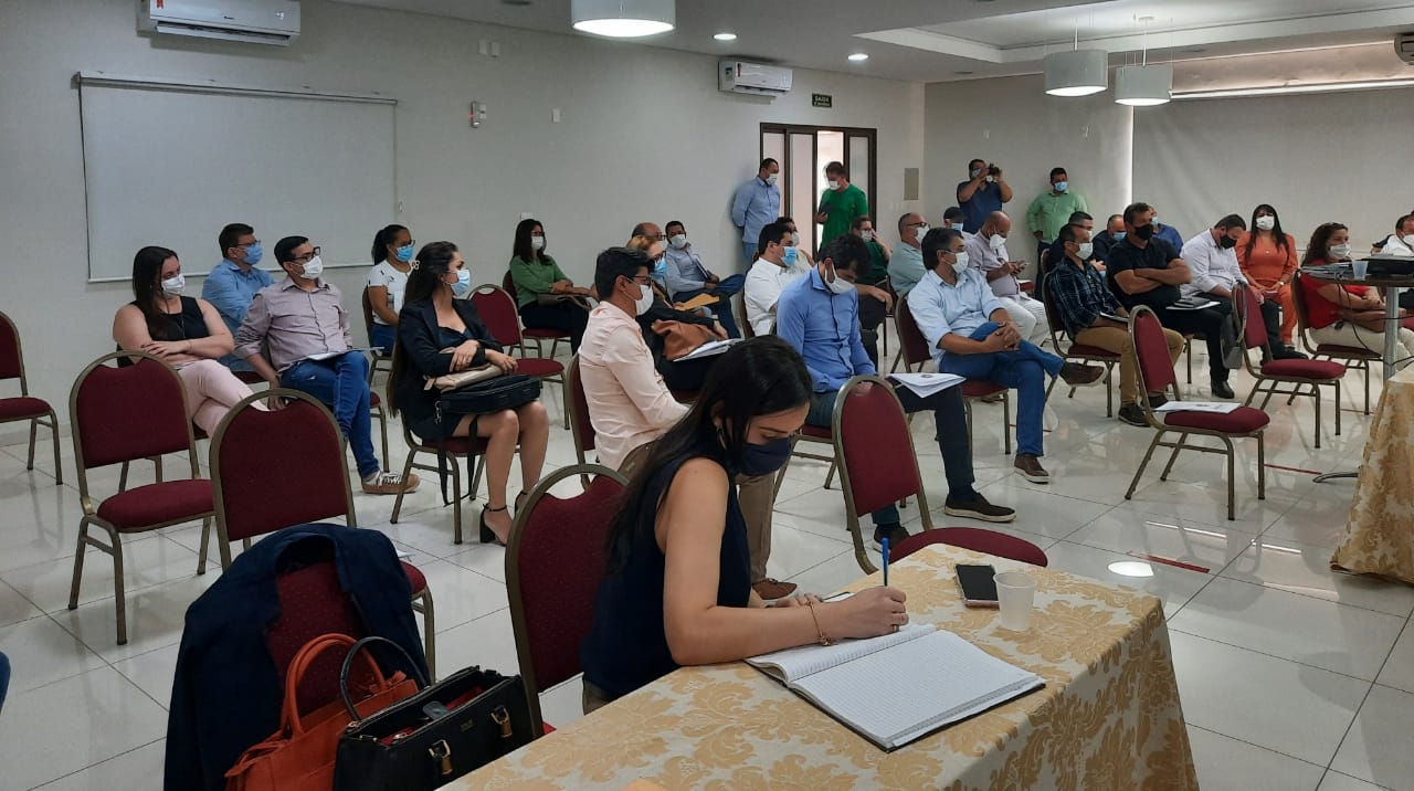 Tesouro | Prefeito e Secretaria de Saúde participam de reunião de prestação de contas do Coress 