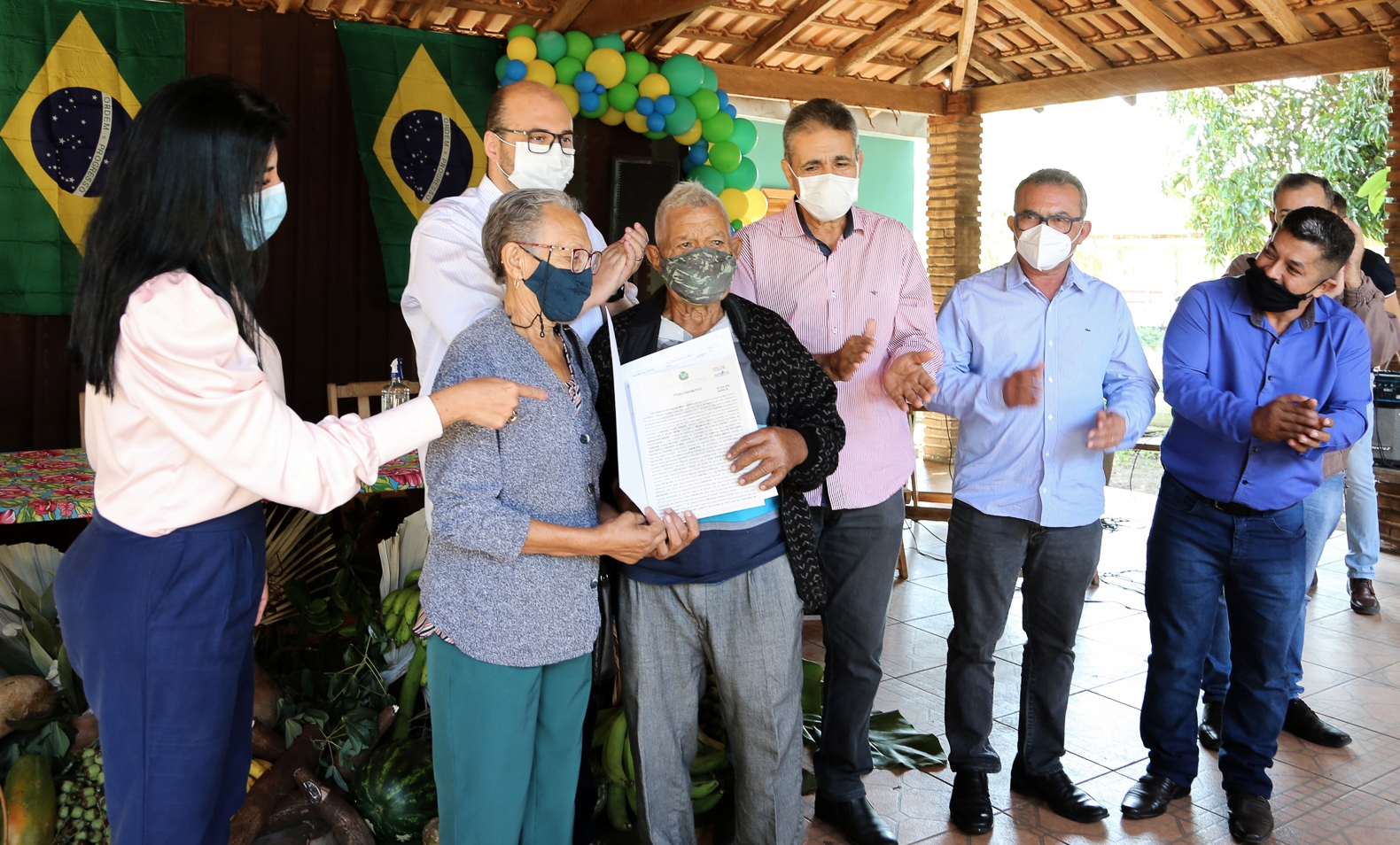 Cáceres | Prefeita participa da entrega de títulos definitivos registrados no assentamento Facão