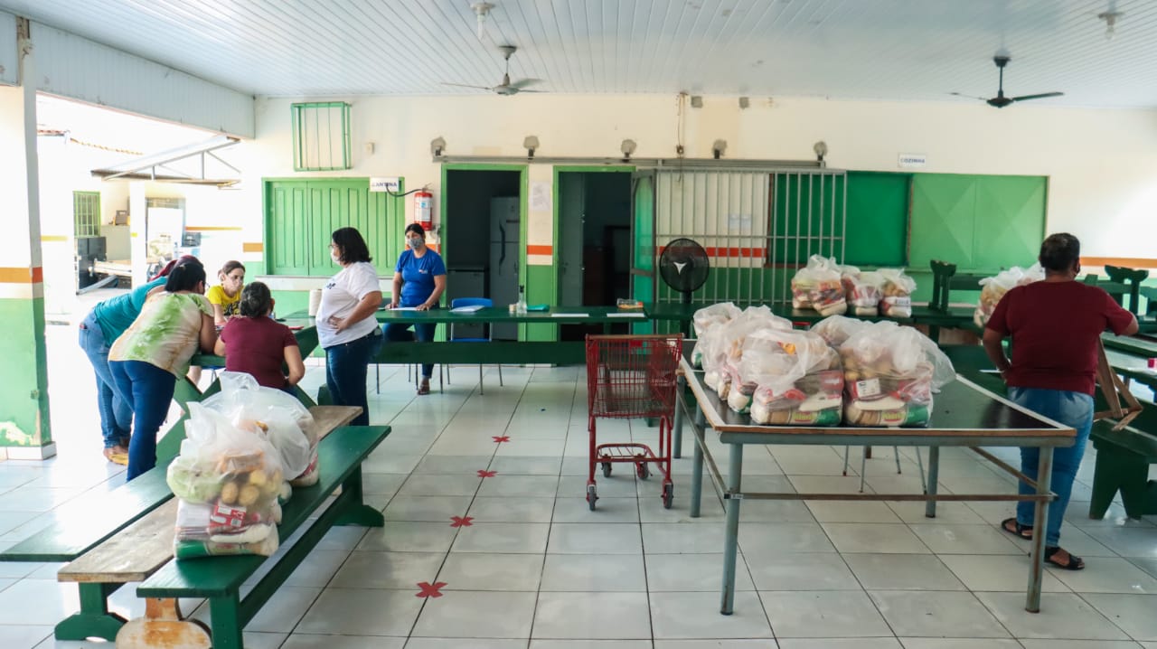 Estudantes da Rede Pública Municipal de Alta Floresta receberam Kits da Alimentação escolar