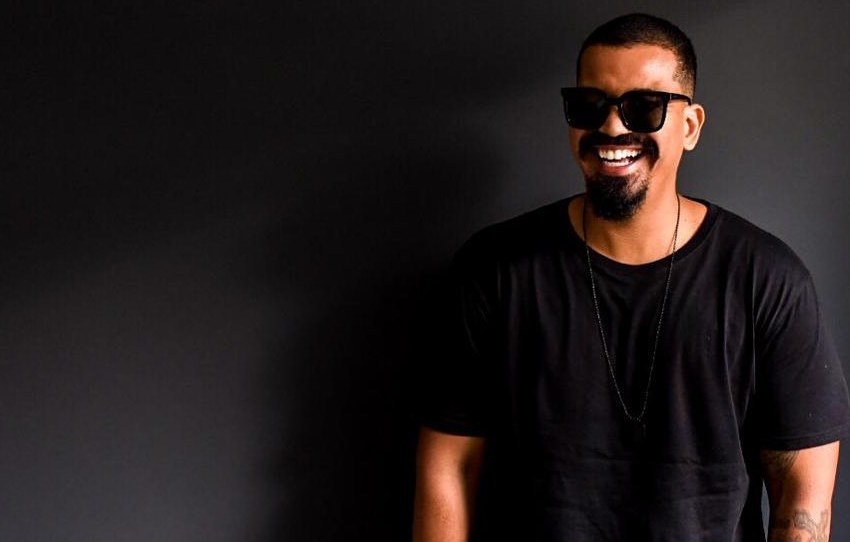Artista de MT faz sucesso após cantor Rodolffo usar boné criado por ele
