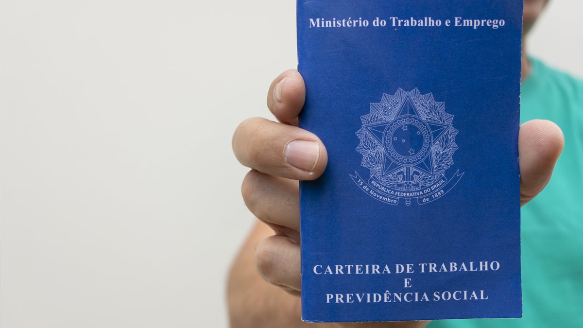 Contratações temporárias na indústria crescem 130% no primeiro quadrimestre de 2021