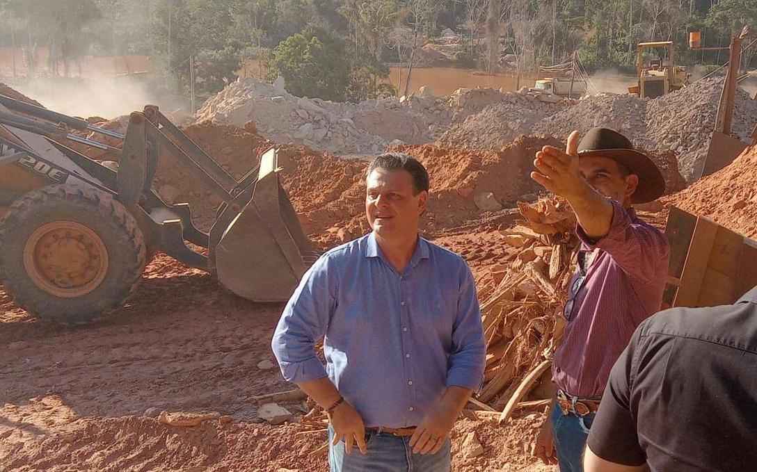 Senador Carlos Fávaro visita cooperativa de garimpeiros em Aripuanã