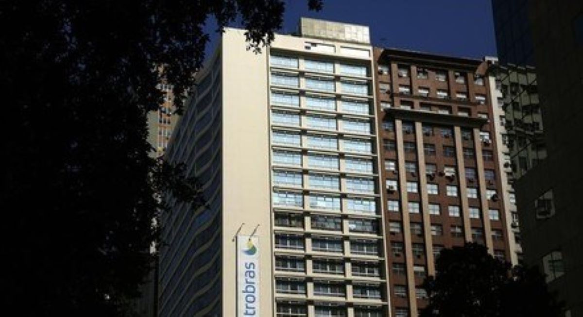 Bolsonaro sanciona, com vetos, lei para a privatização da Eletrobras