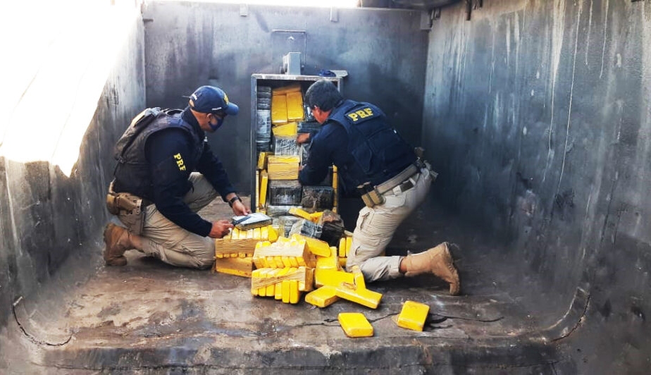 Caminhão carregado com 400 kg de cocaína, é preso PRF em Campo Novo dos Parecis