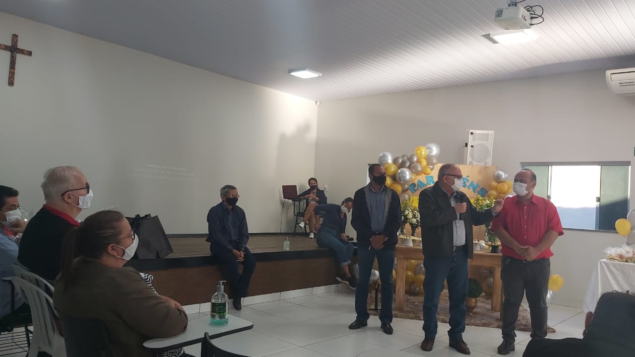 Com presença de Pátio e Roni, Padre Lothar comemora 83 anos e recebe recursos para Caritas