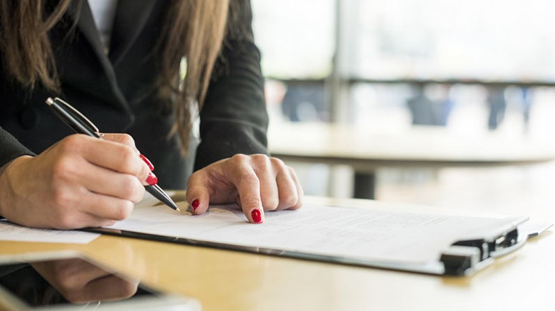 Mulher litiga contra desvalorização de imóvel e é condenada por má-fé