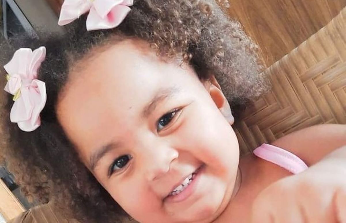 Sinop | Menina de 2 anos morre afogada após cair na piscina