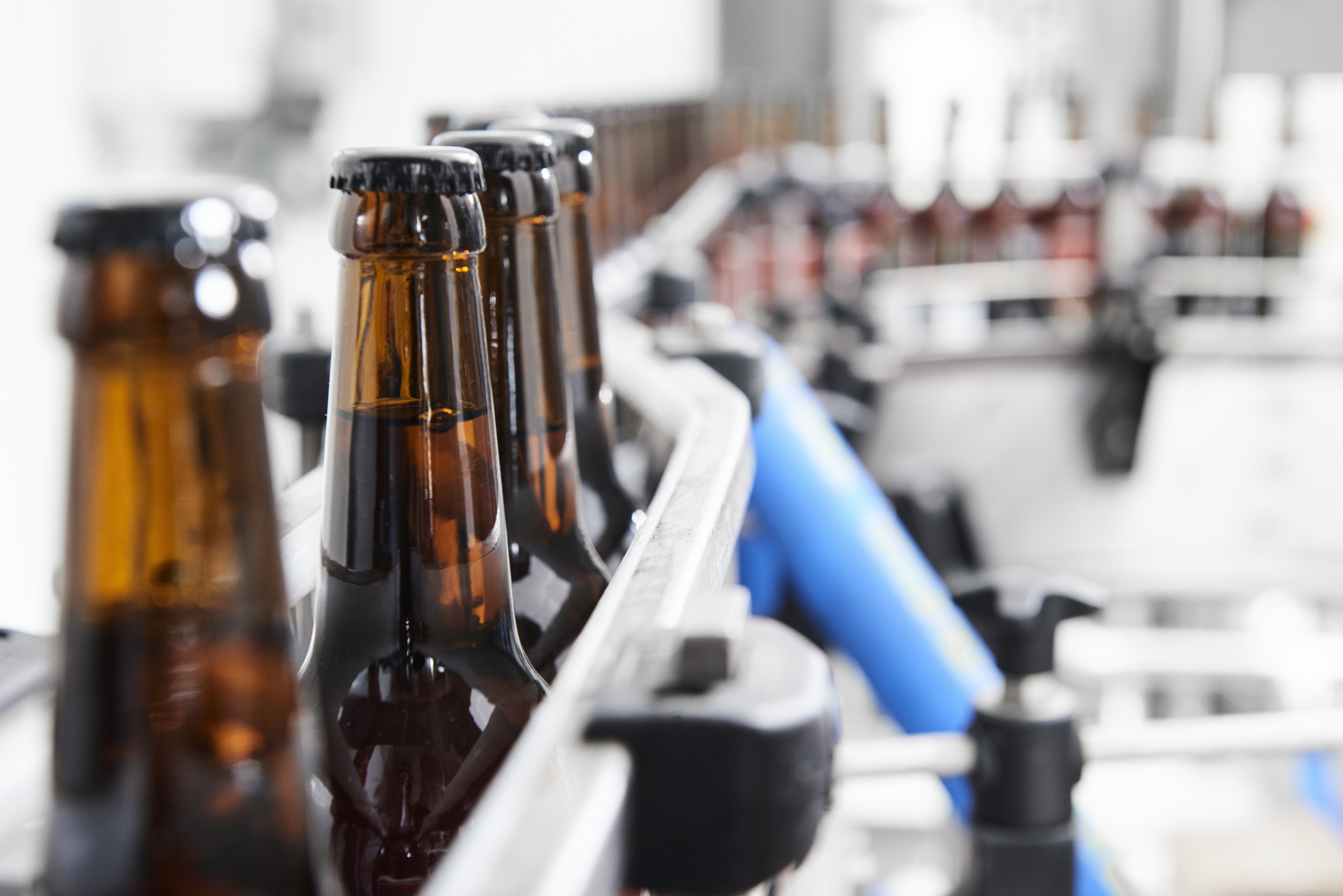 Pagamento de prêmios em “vale-cerveja” não caracteriza indução ao alcoolismo