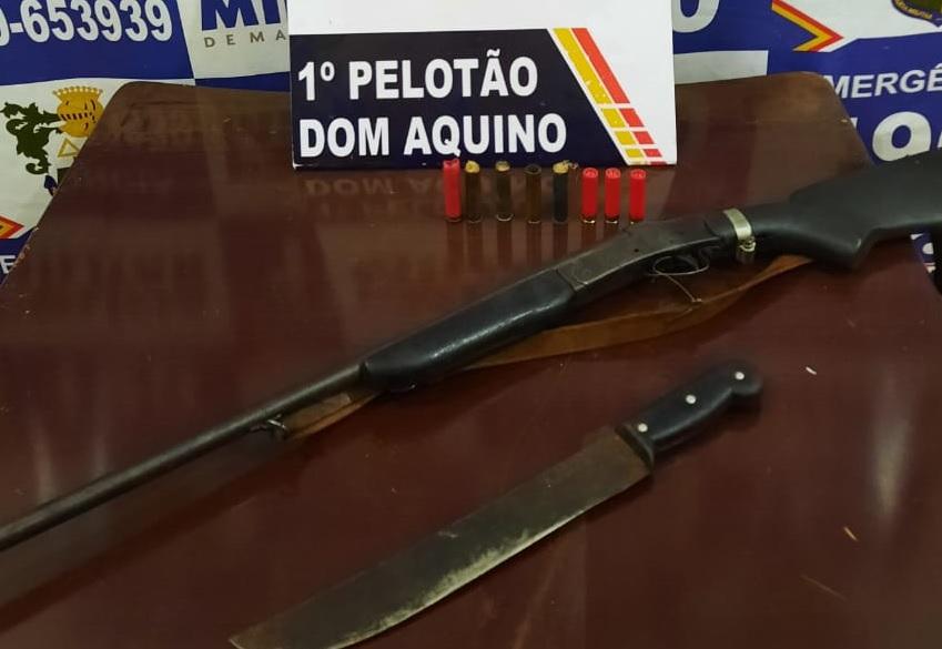 Homem é rendido depois de ameaçar policiais com facão em Dom Aquino