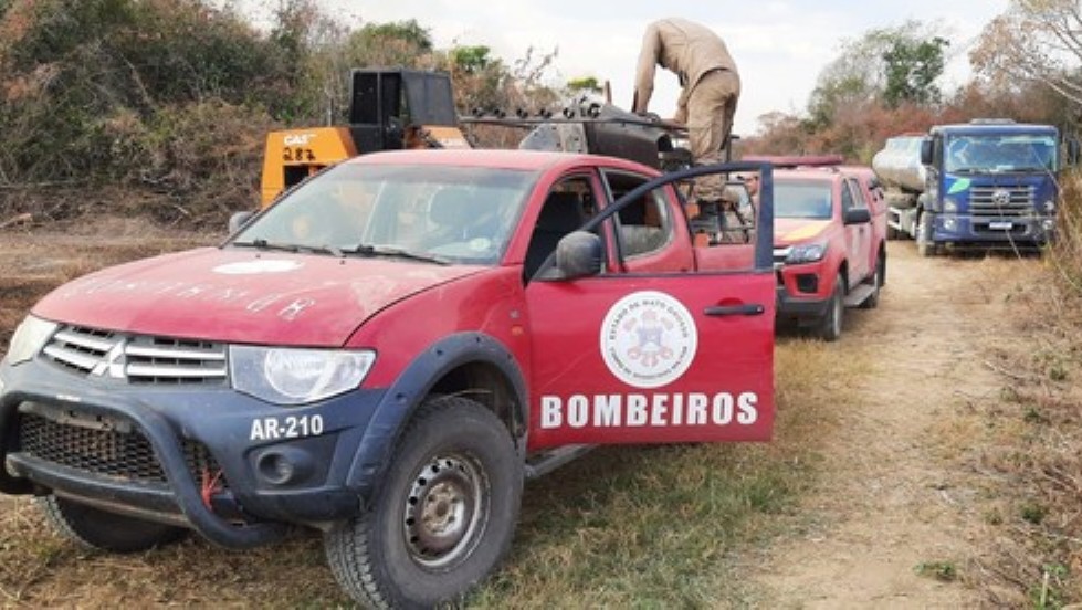 Mato Grosso | Bombeiros recebem reforço para tentar controlar incêndio no Pantanal que já dura 2 dias