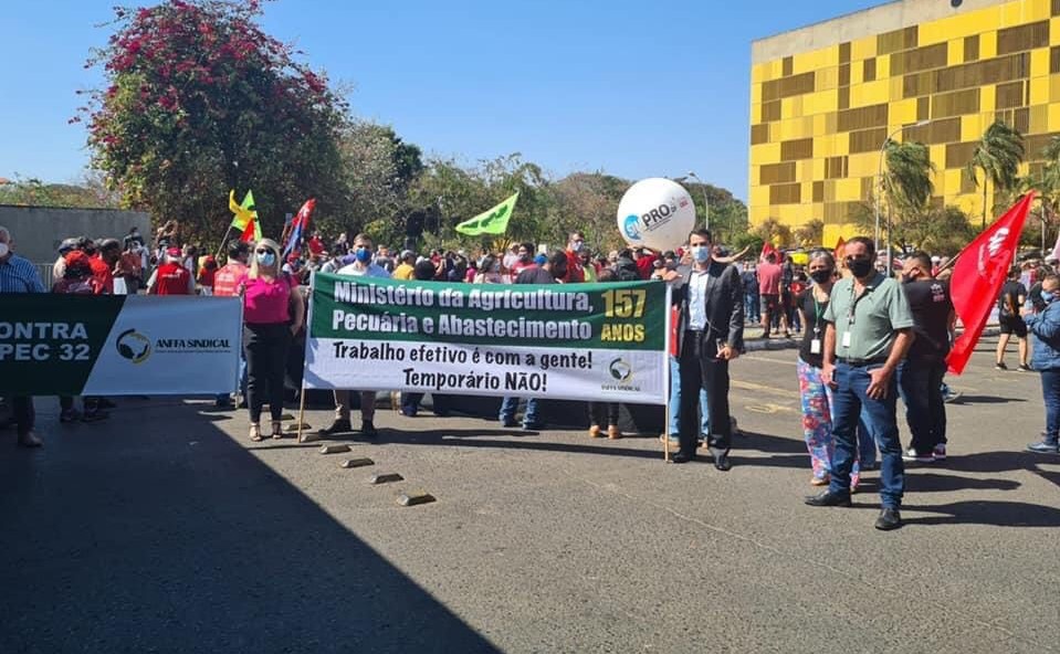 Auditores agropecuários participam de mobilização contra a PEC 32