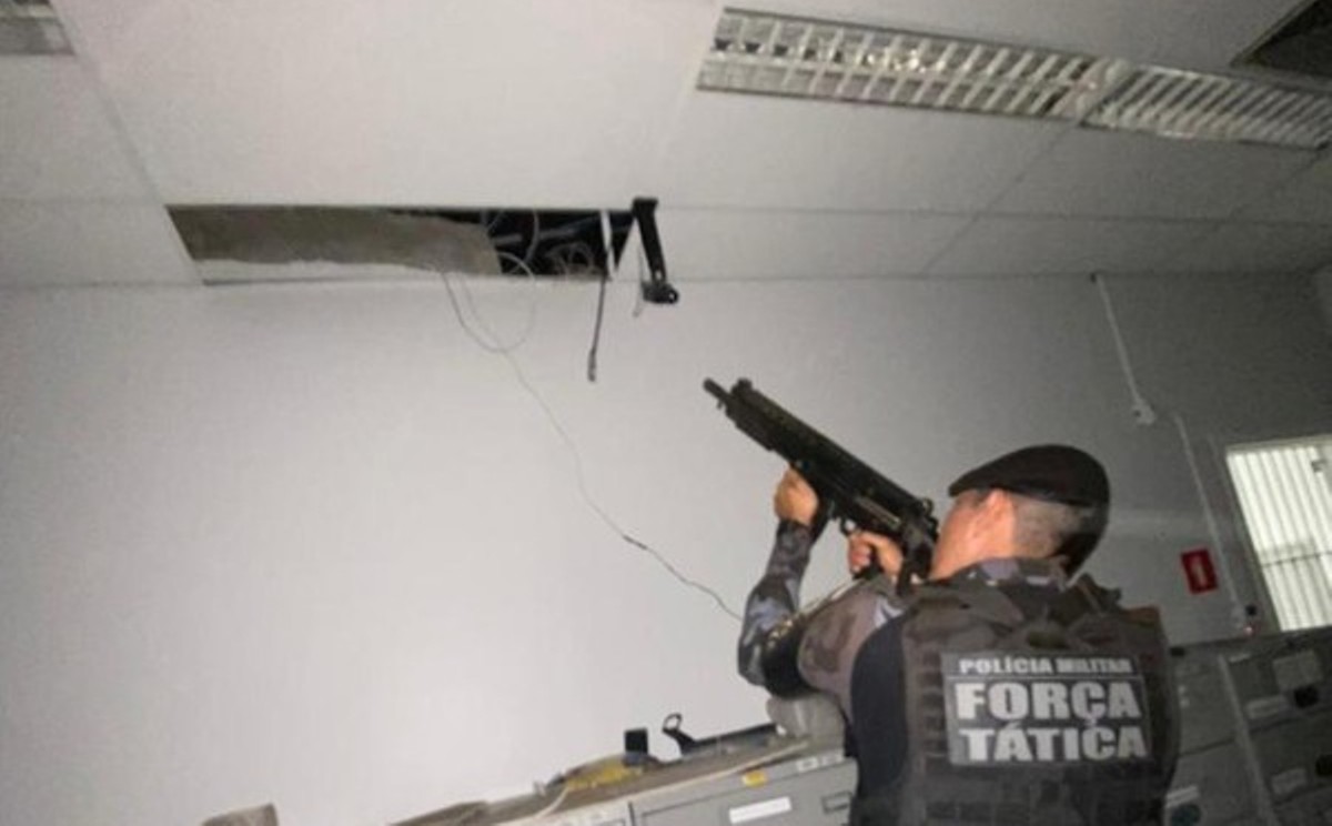 Várzea Grande | Ladrões invadem agência, tampam câmeras e fogem antes da chegada da polícia