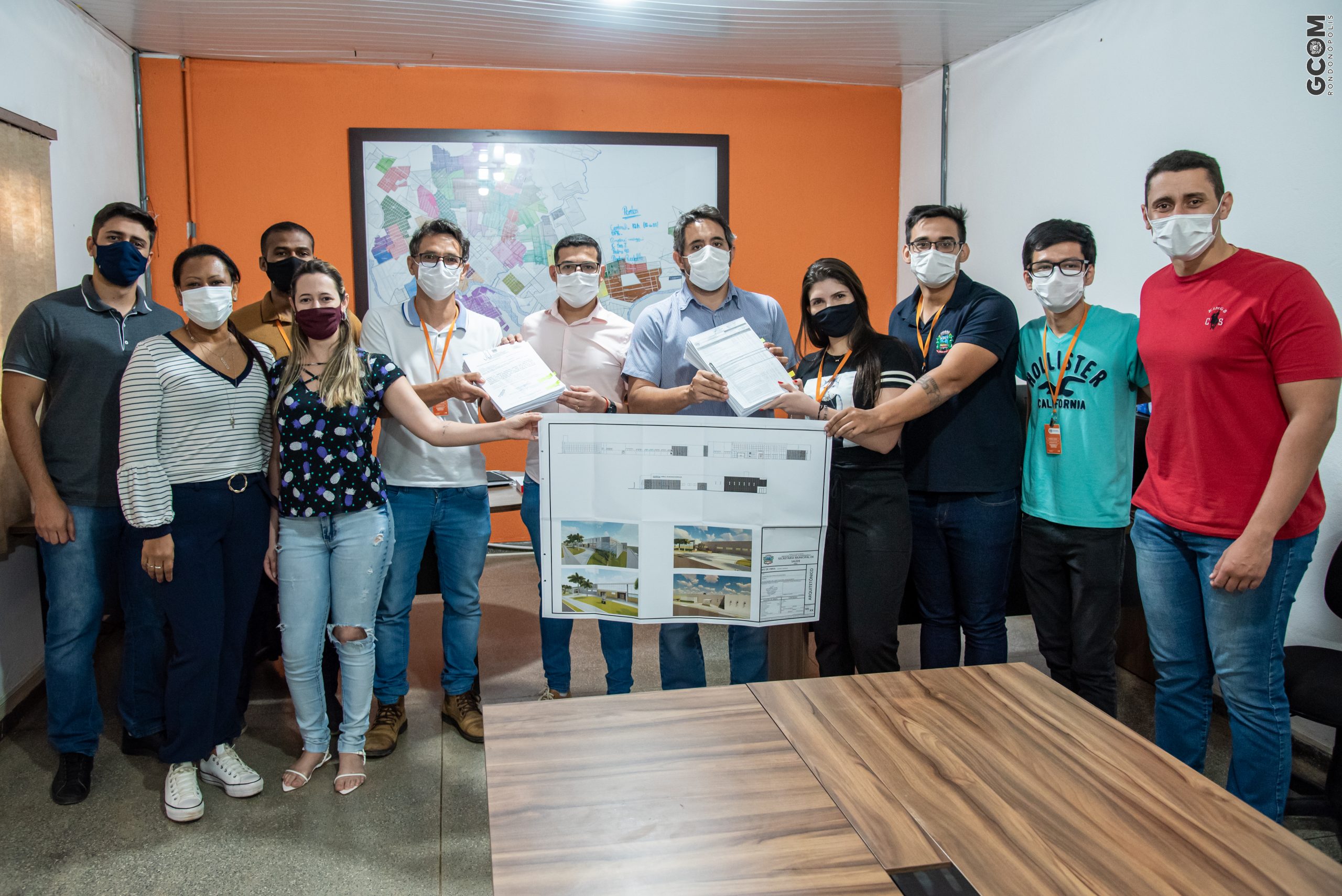 Secretário de Saúde recebe projeto executivo da reforma e ampliação do novo Hospital Geral de Rondonópolis