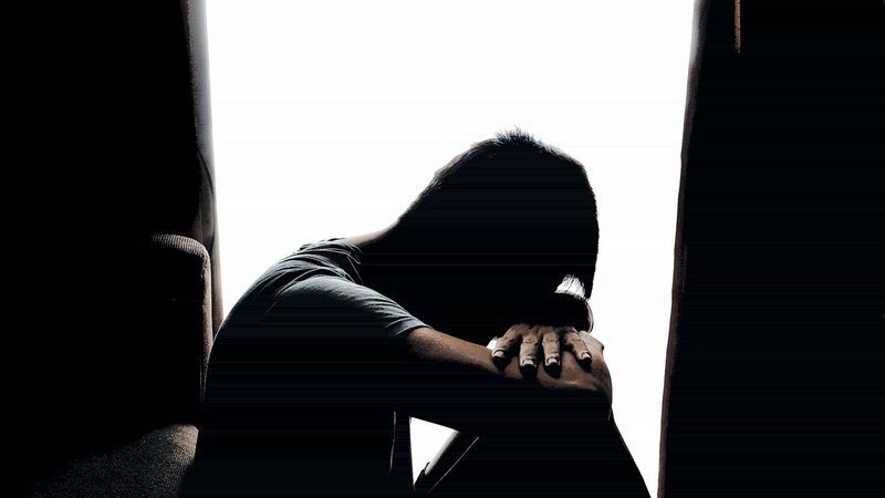 ‘Adolescente reage com irritação, e não só tristeza’, alerta psiquiatra sobre prevenção de suicídios