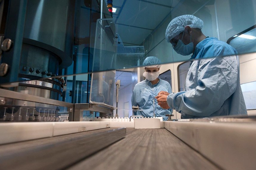 Nova Lei autoriza indústrias veterinárias a produzirem vacinas contra covid; projeto foi de senador de Mato Grosso