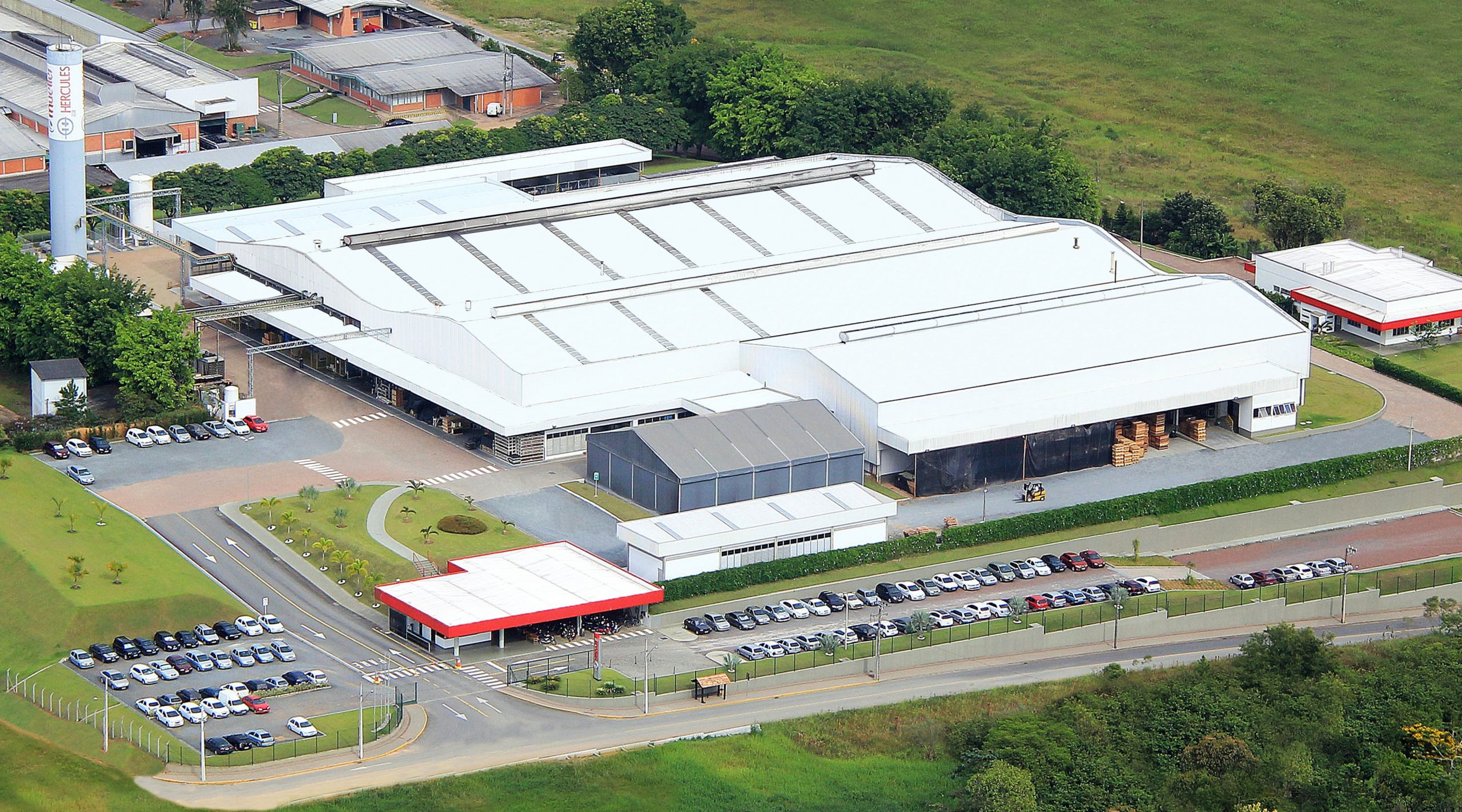 Em busca de maior aquecimento de mercado, a indústria investe em tecnologia