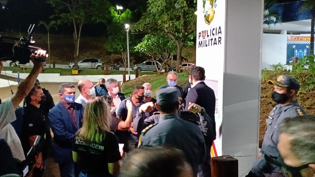 Mato Grosso estuda adotar uso de câmeras em uniforme dos policiais para inibir crimes