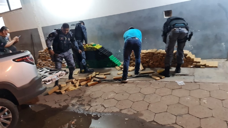 Várzea Grande | Rotam apreende 500 quilos de maconha e skunk durante abordagem
