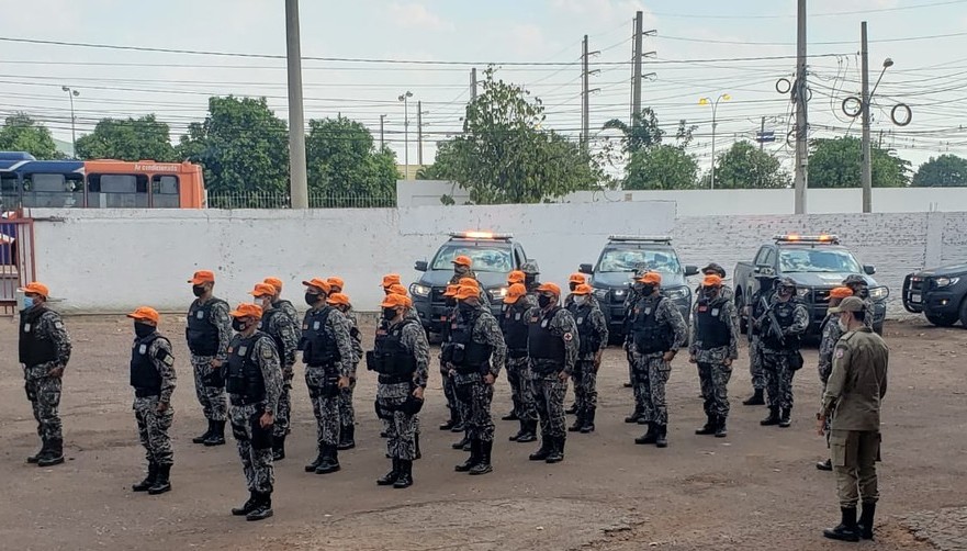Militares da Força Nacional chegam em Cuiabá para ajudar a combater incêndios no Pantanal