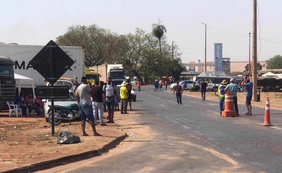 Mato Grosso | Caminhoneiros fazem bloqueio parcial em rodovias pelo 3º dia seguido