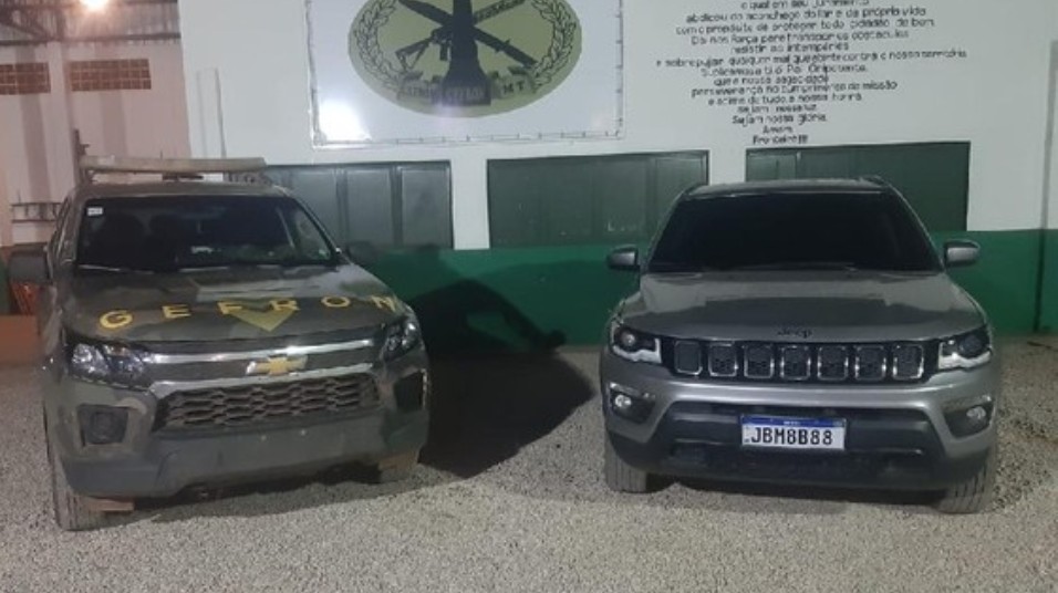 Dois policiais de Mato Grosso são presos com carro roubado do Rio de Janeiro