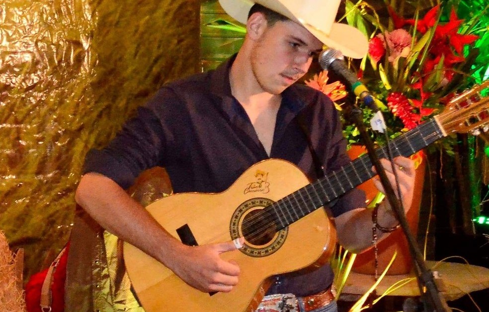 Cantor sertanejo de Sinop morre aos 19 anos após cirurgia para retirada de tumor cerebral