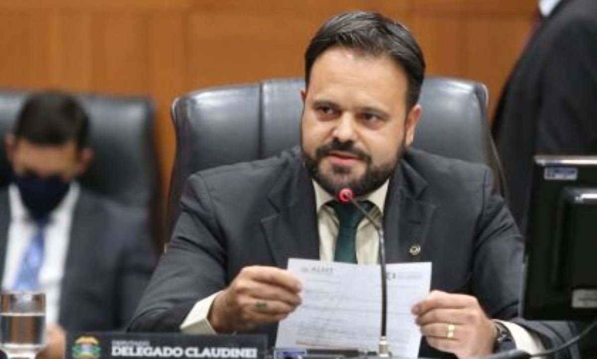 Deputado cobra o aumento de vagas no período noturno nas escolas