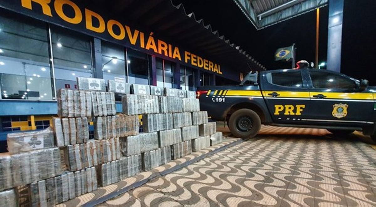 Rondonópolis | Motorista é preso com 244 kg de cocaína em semirreboque de carreta