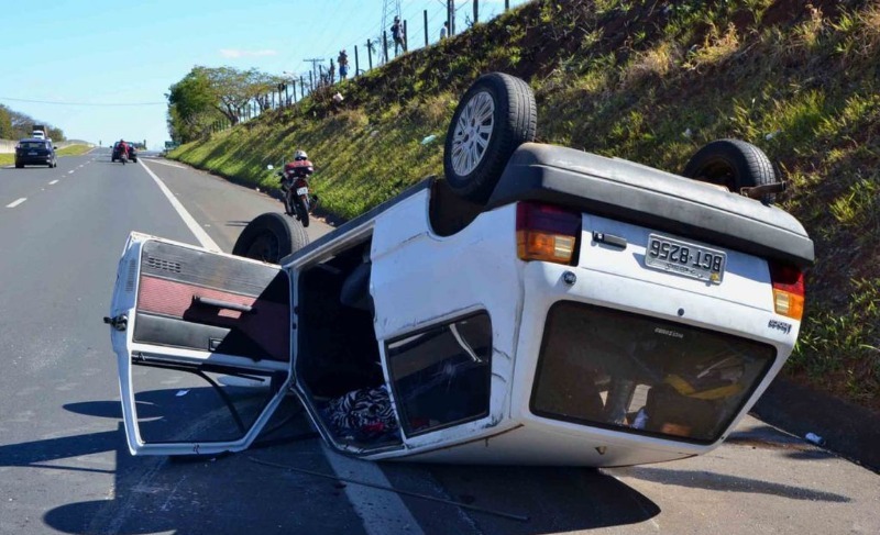 Mato Grosso | Jovem de 25 anos morre após capotar carro