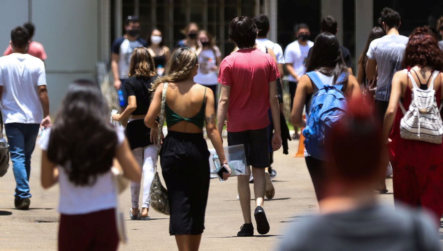 Mais de 2,3 milhões compareceram ao 2º dia do Enem 2022