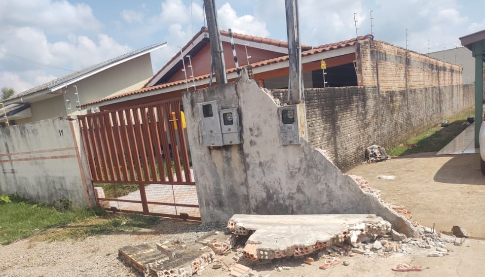 Alta Floresta | Menina de 7 anos morre após pai perder controle de carro e bater em muro