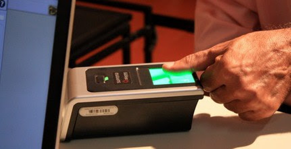 Eleitor com título cancelado por ausência a biometria pode regularizar online