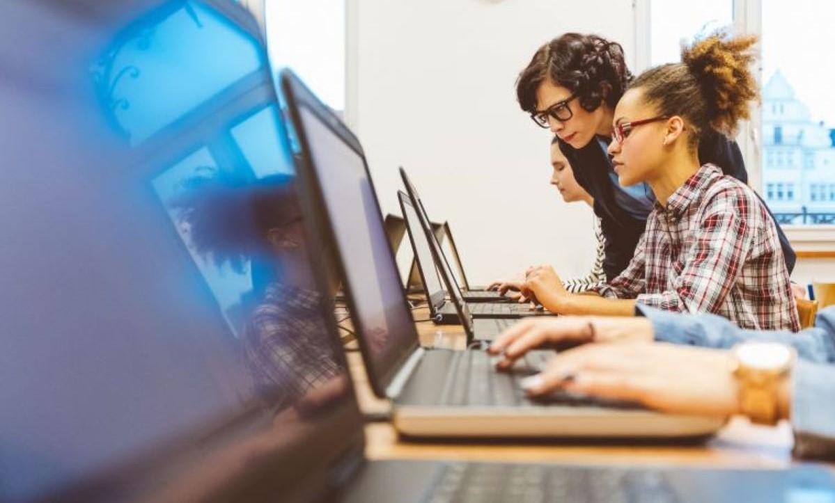A IBM se compromete com a capacitação de 30 milhões de pessoas globalmente até 2030