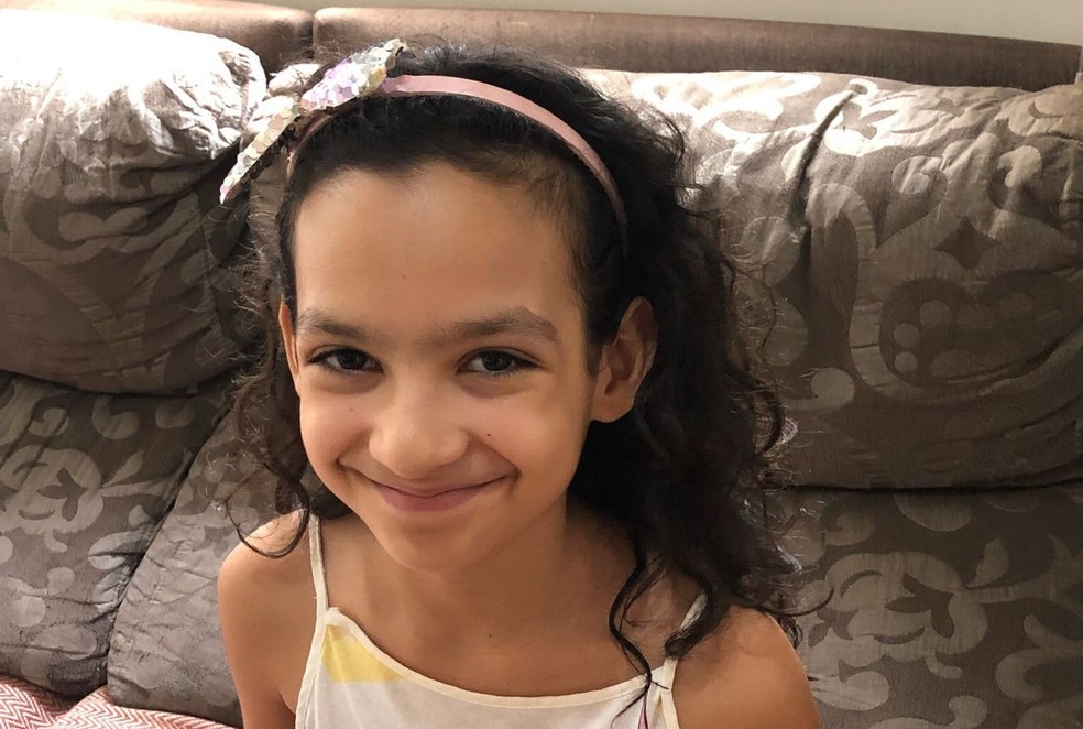 Família de menina de 9 anos que tem cisto no cérebro cria vaquinha para pagar cirurgia de R$ 124 mil