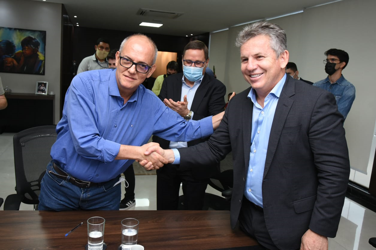 Rondonópolis | Prefeito assina convênio com Estado para asfaltar distritos industriais Razia e Vetorasso