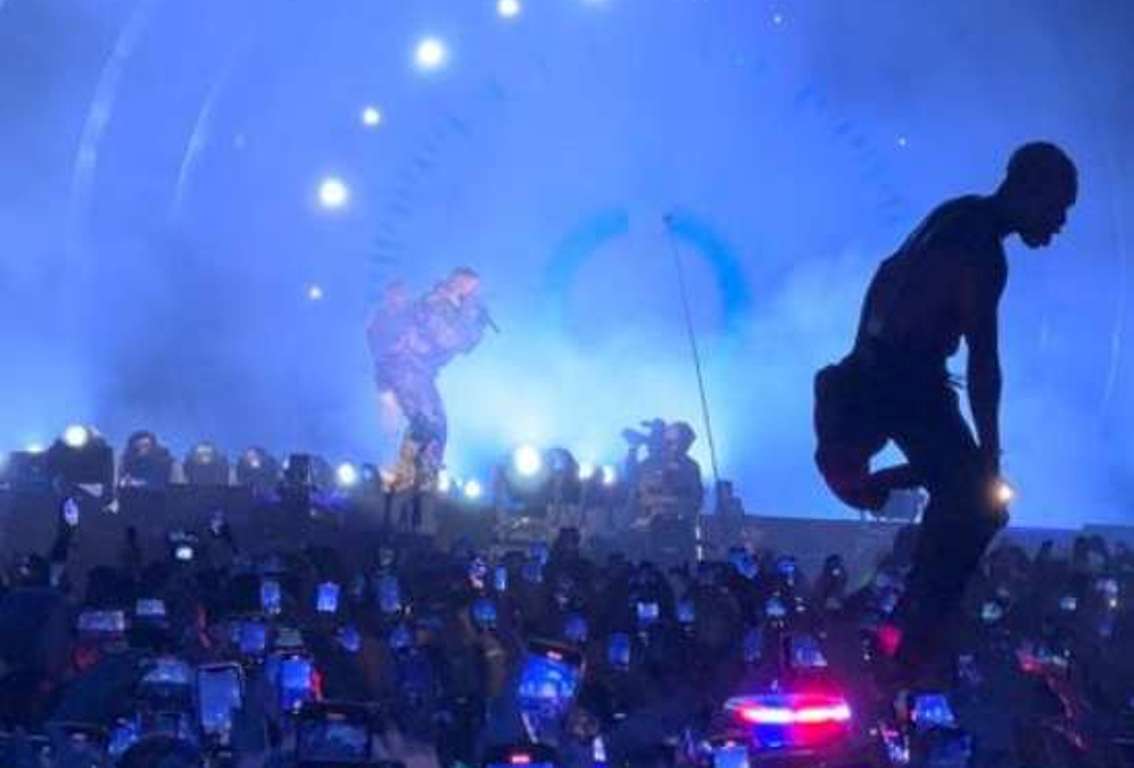Fãs de Travis Scott morrem esmagados em show nos EUA