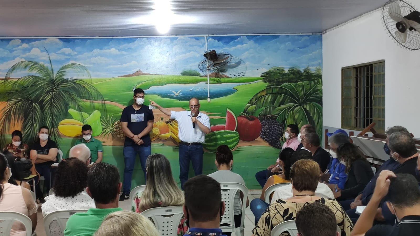 Prefeito faz reunião ampliada com comunidades da região do Nossa Senhora do Amparo e Adjacências